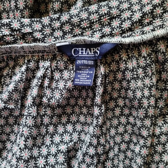 NWT's Chaps Navy & White Daisy Floral Peasant Top with Ruffled Bottom Size 2X - Picture 5 of 8
